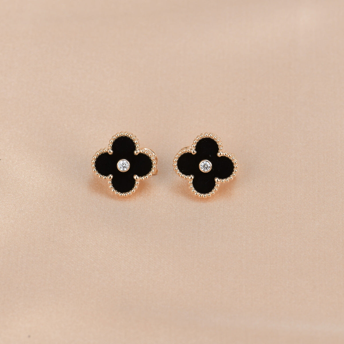 ¡®Lume Jewelry¡¯CLOVER MEDIUM 1 MOTIFS ONYX DIAMOND EARRINGS