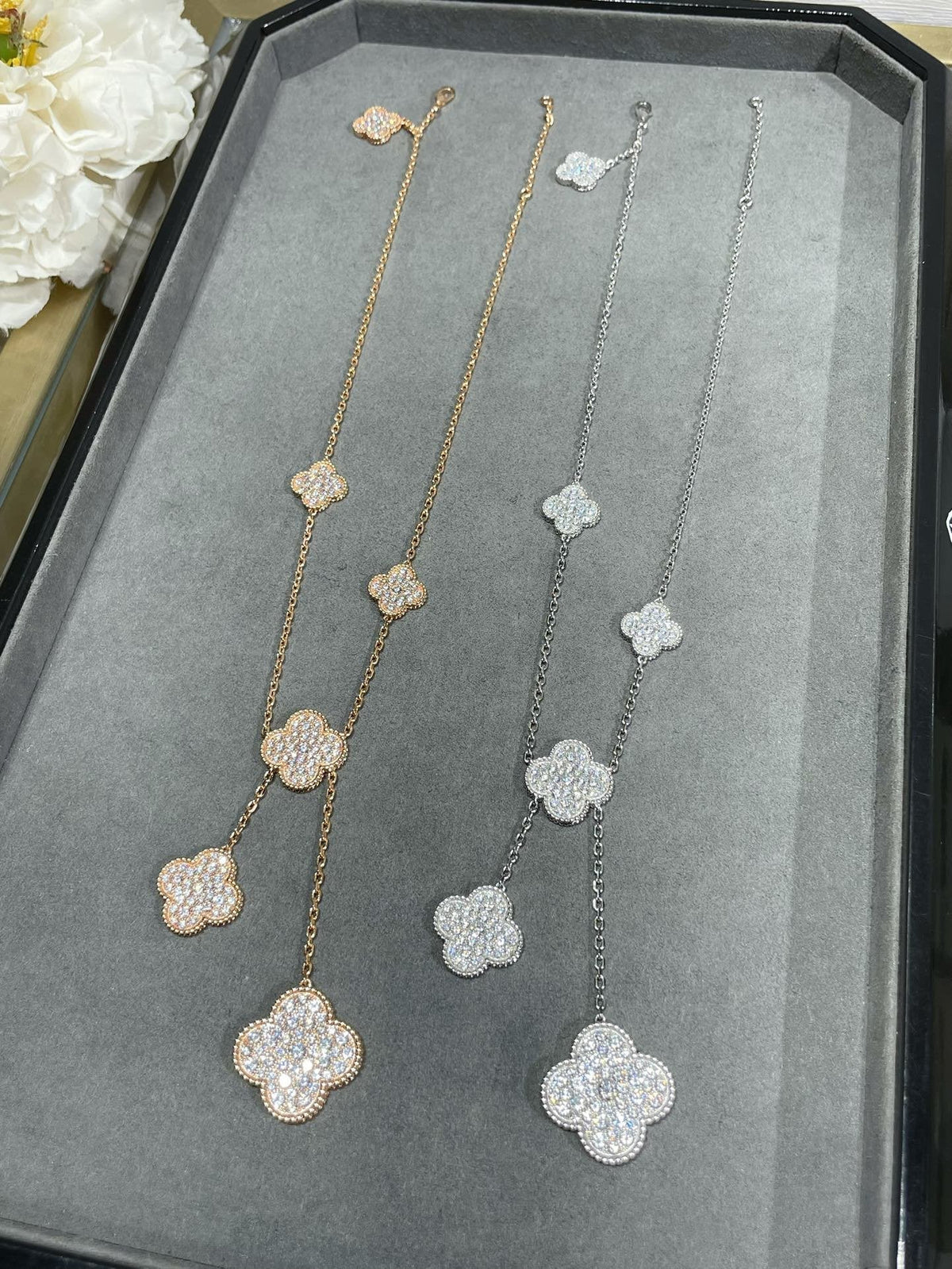 ¡®Lume Jewelry¡¯CLOVER 6 MOTIF DIAMOND PAVED NECKLACE