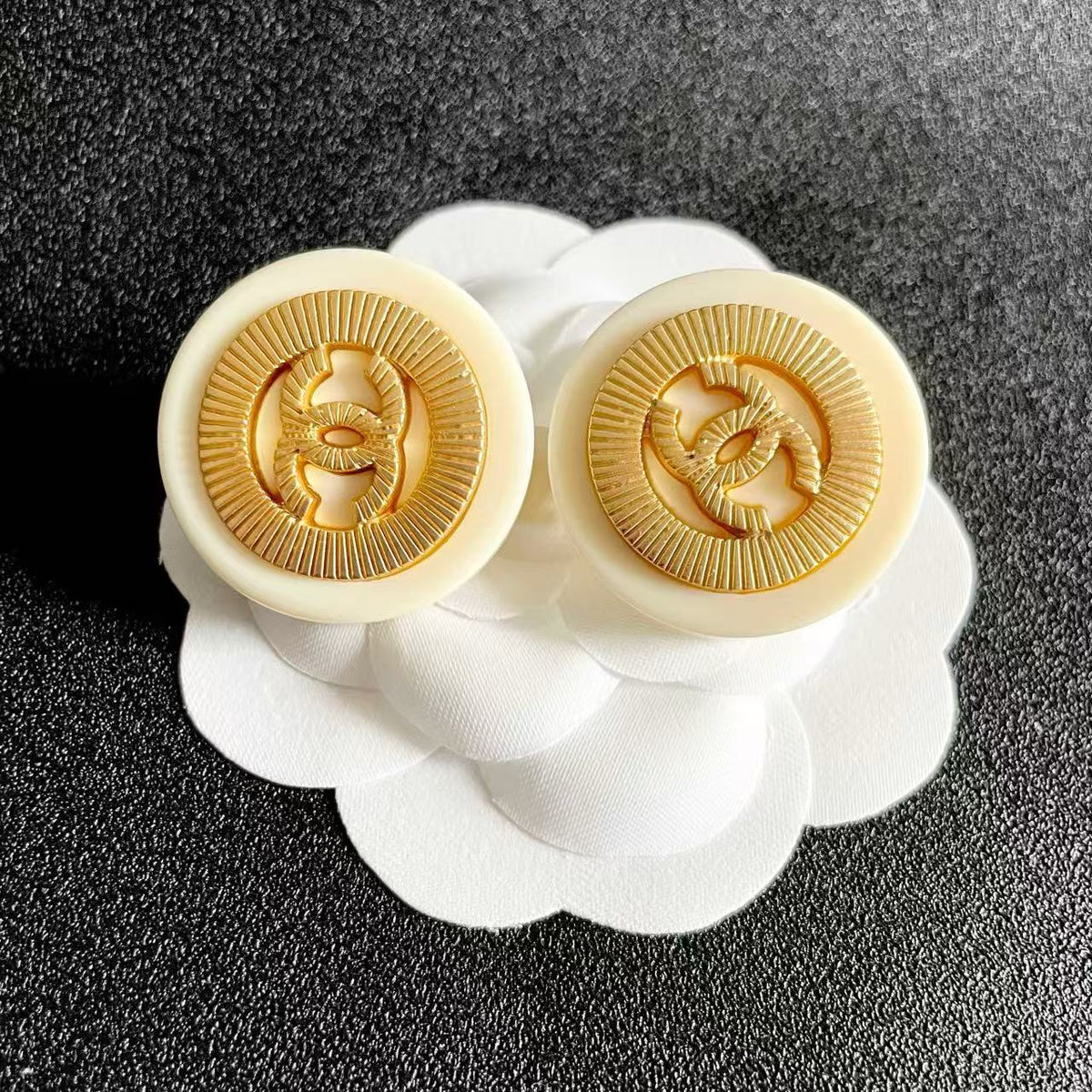 [Lume Jewelry]Classic Double C Earrings