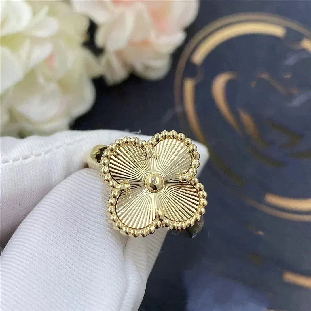 ¡®Lume Jewelry¡¯CLOVER GOLD RING